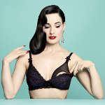 La ligne de sous-vêtements de maternité par Dita Von Teese